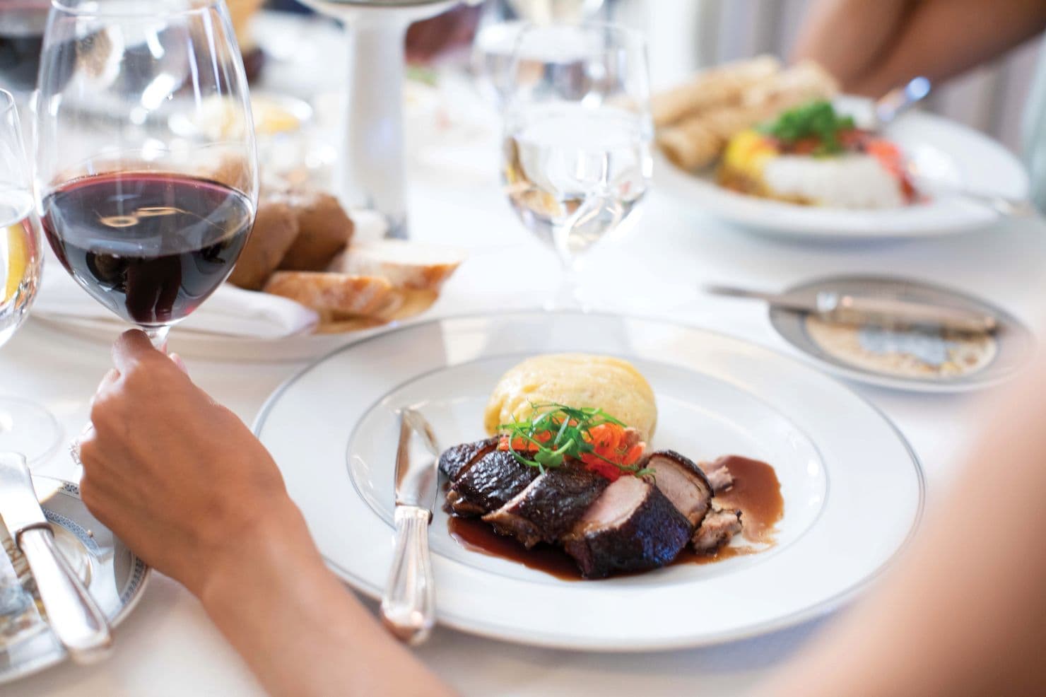 Regent Seven Seas Grandeur, Compass Rose Dining