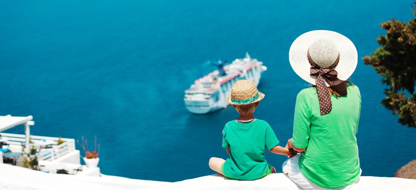 Cruise ship in santorini, family cruise, Blog